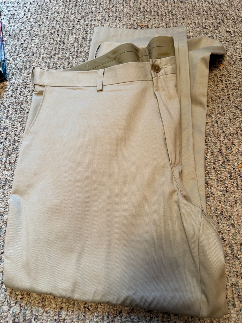 Cabela's Men's Tan Chino Pants